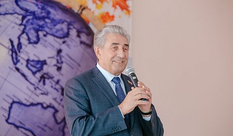 С началом нового учебного года, с Днем знаний!